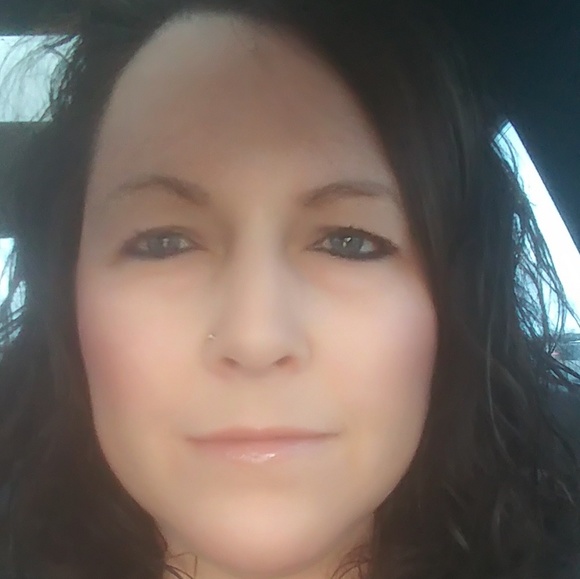 Meet your Posher, Lainie - Picture 1 of 1